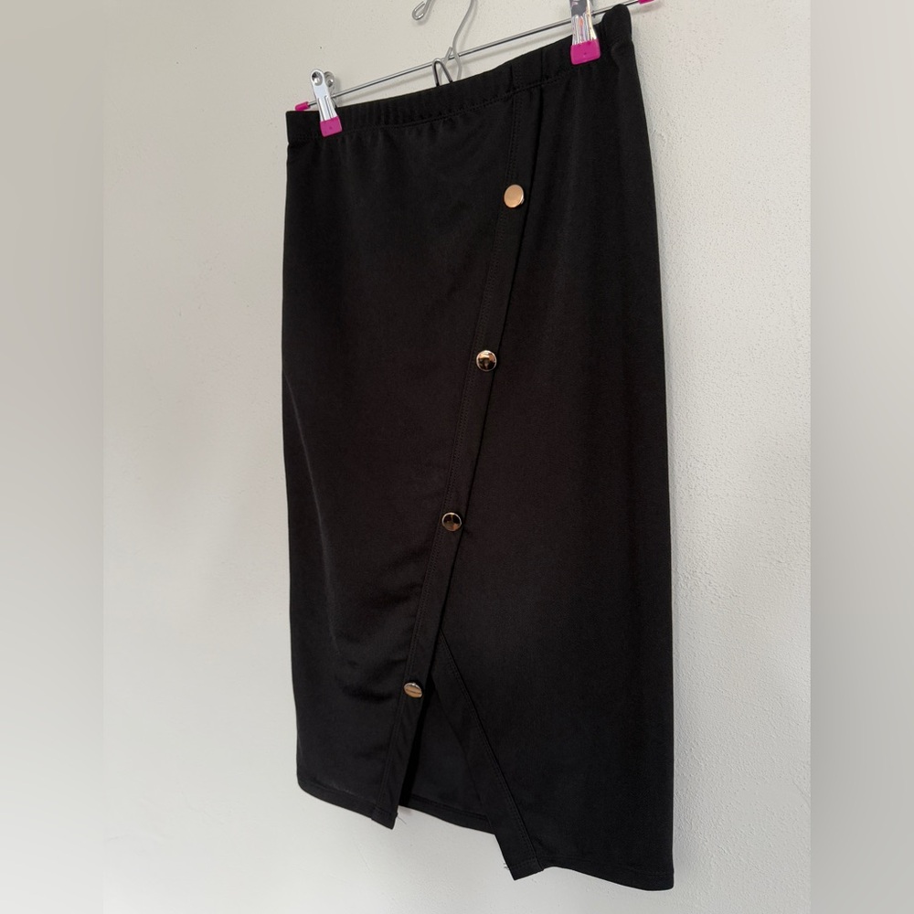 Large Elegant Black Button-Down Skirt